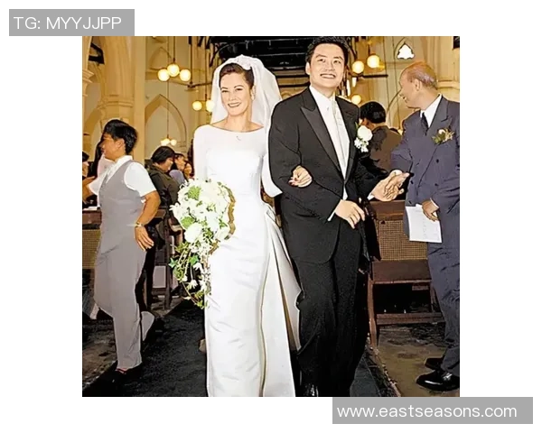 足球明星意外现身前任婚礼引发热议昔日恋情重燃舆论关注